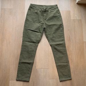Green skinny jeans